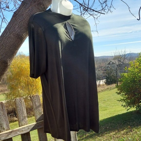 torrid Dresses & Skirts - TORRID 6 Knee Length Green Dress - Plus Size US 30